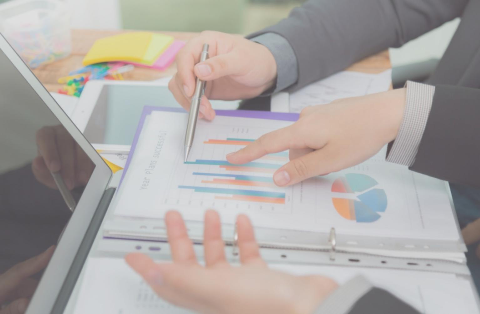 Tableau de bord analytique financier avec graphiques de liquidité